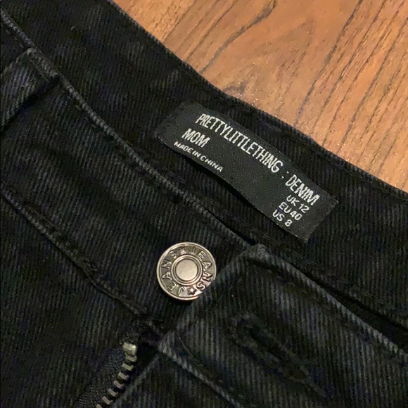 Pretty little thing ripped mom jeans - Picture 3 of 4